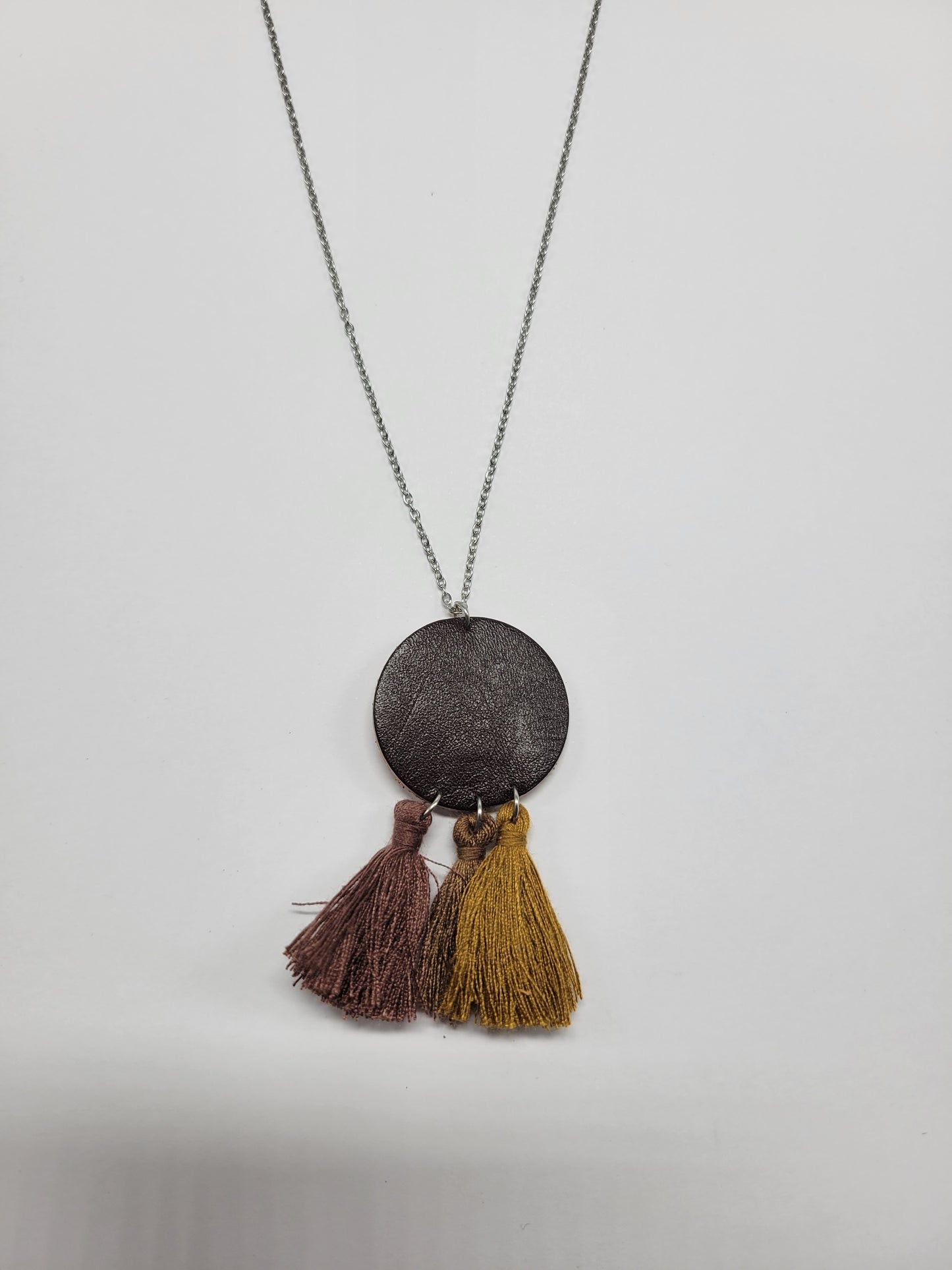 Collier cuir recyclé et pampilles - Atelier Claire Zhou x 114 Paris