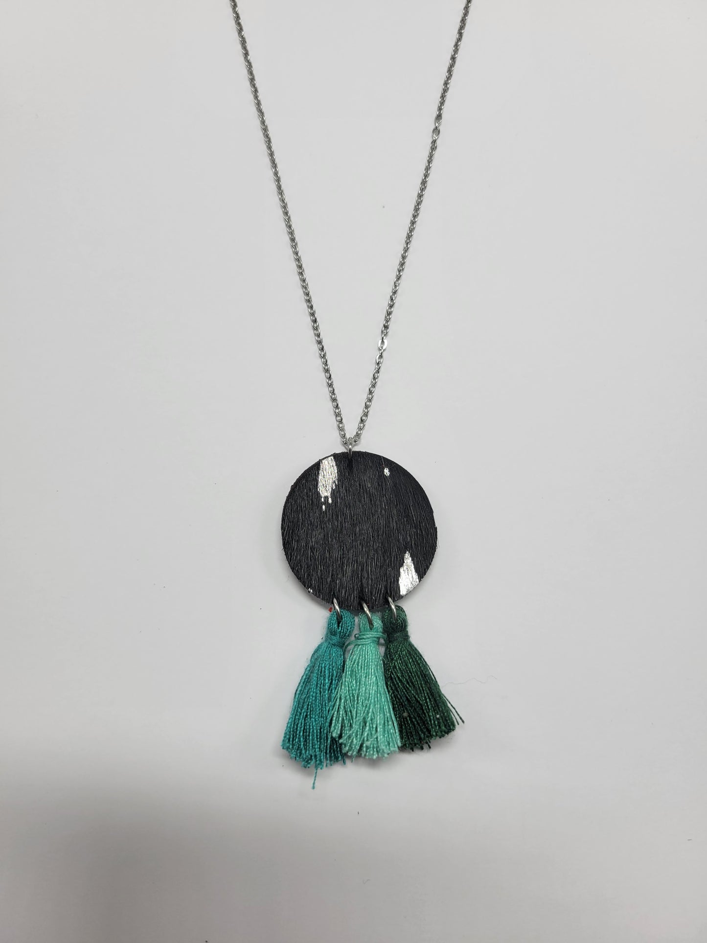Collier cuir recyclé et pampilles - Atelier Claire Zhou x 114 Paris
