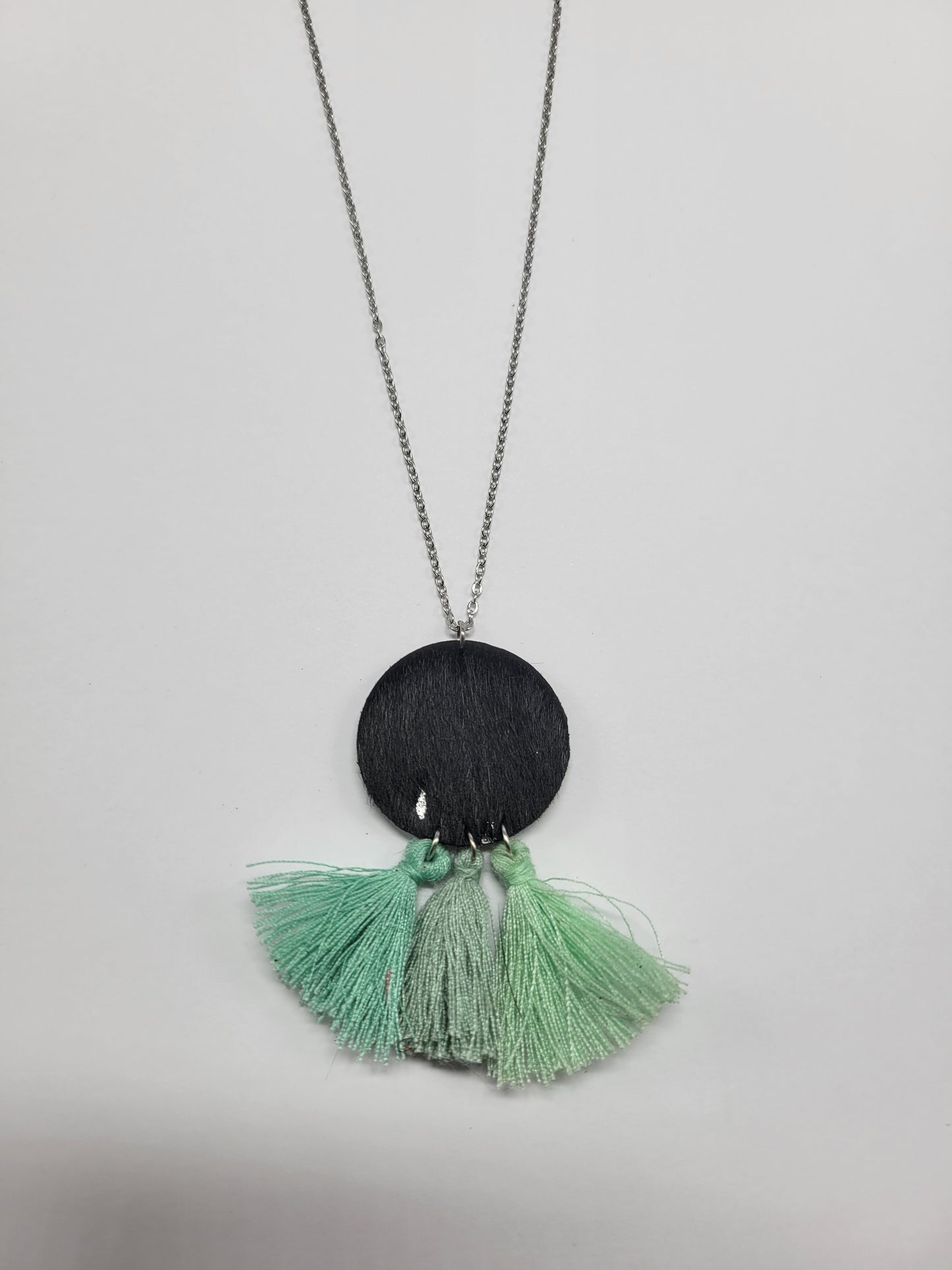 Collier cuir recyclé et pampilles - Atelier Claire Zhou x 114 Paris