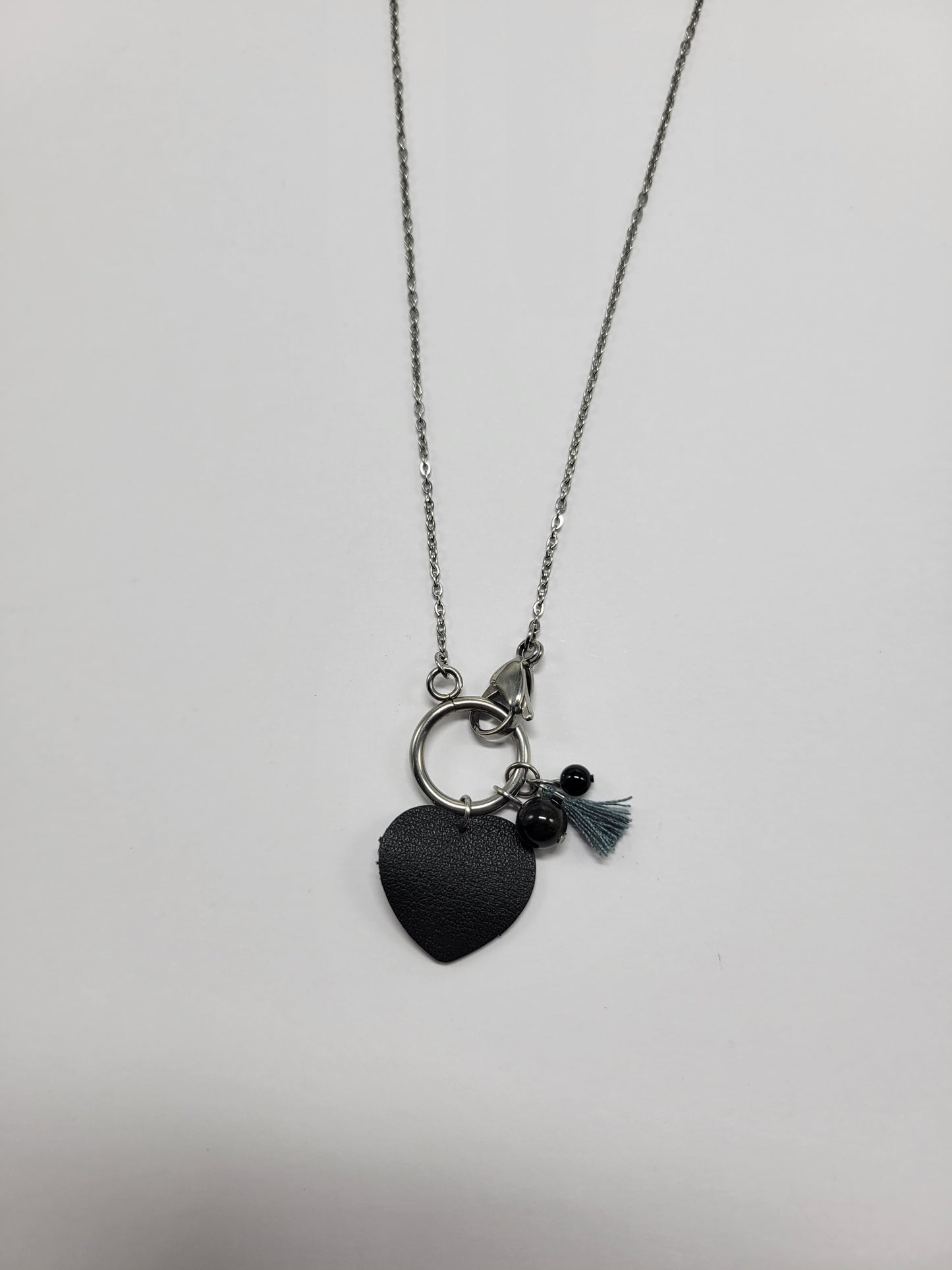 Collier cuir recyclé et pampilles - Atelier Claire Zhou x 114 Paris