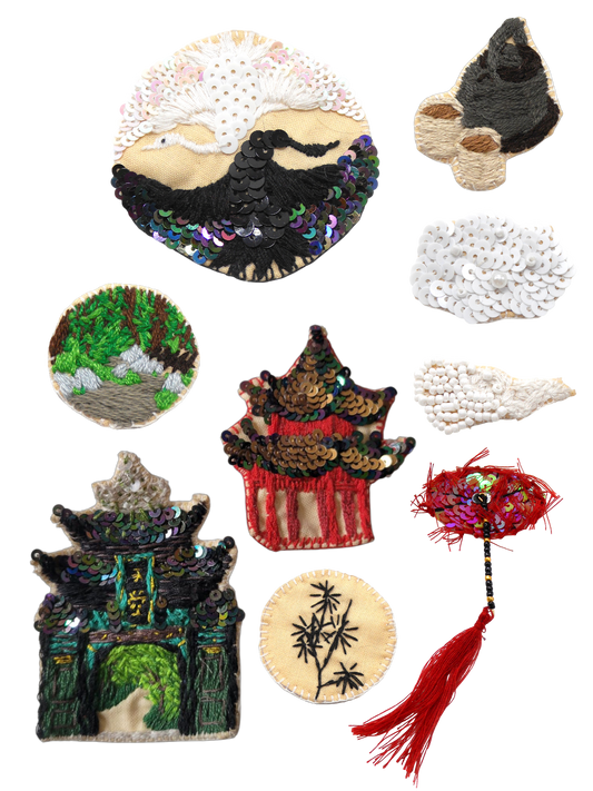 Broche brodée main collection CHINE - Porte du paradis, temple chinois, nuages