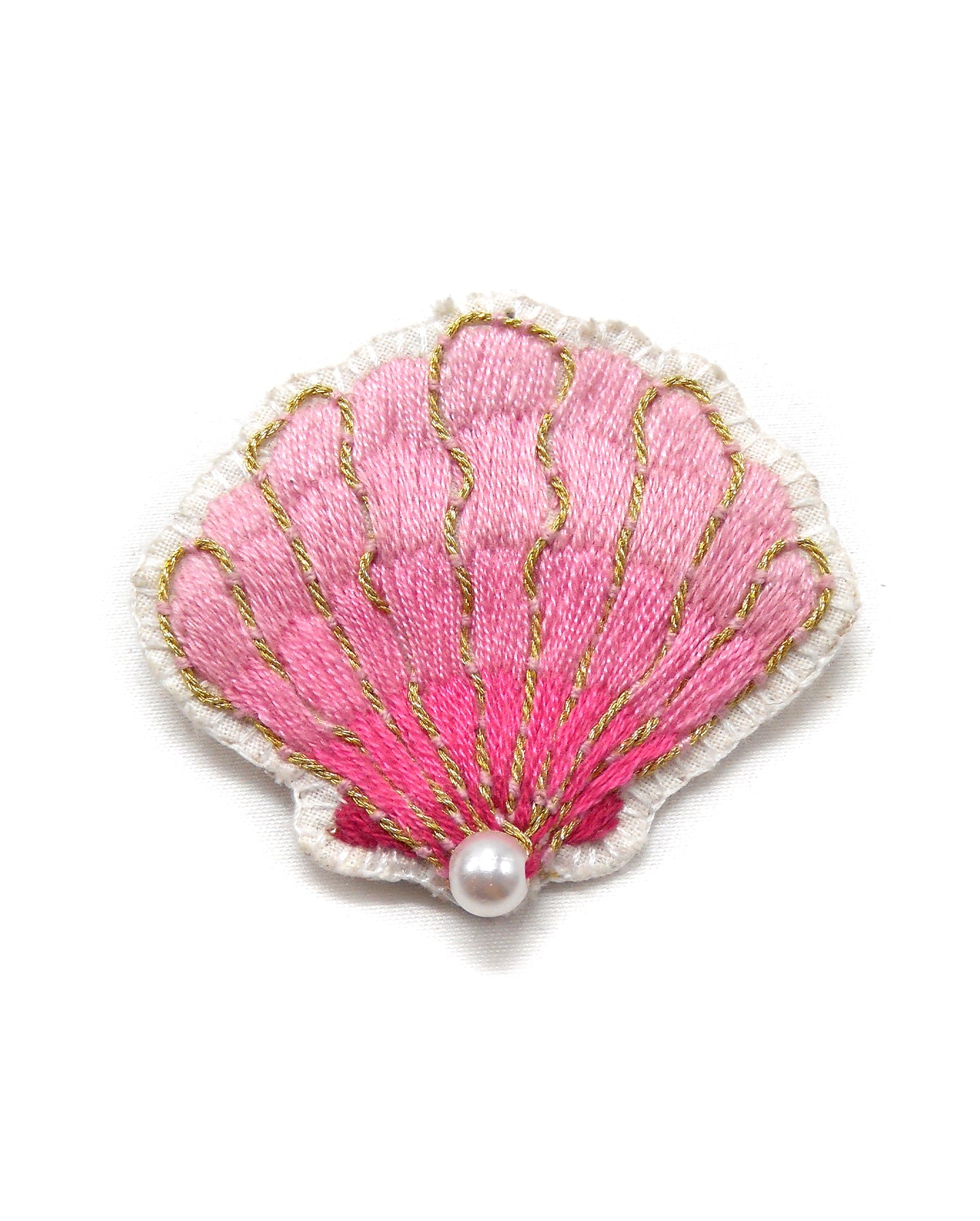 Broche brodée main - COQUILLAGE SAINT JACQUES ROSE