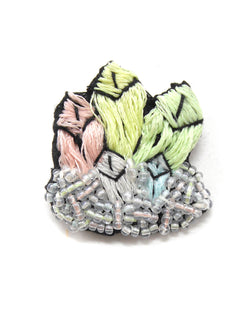 CRISTAUX MAGIQUE broche brodée main