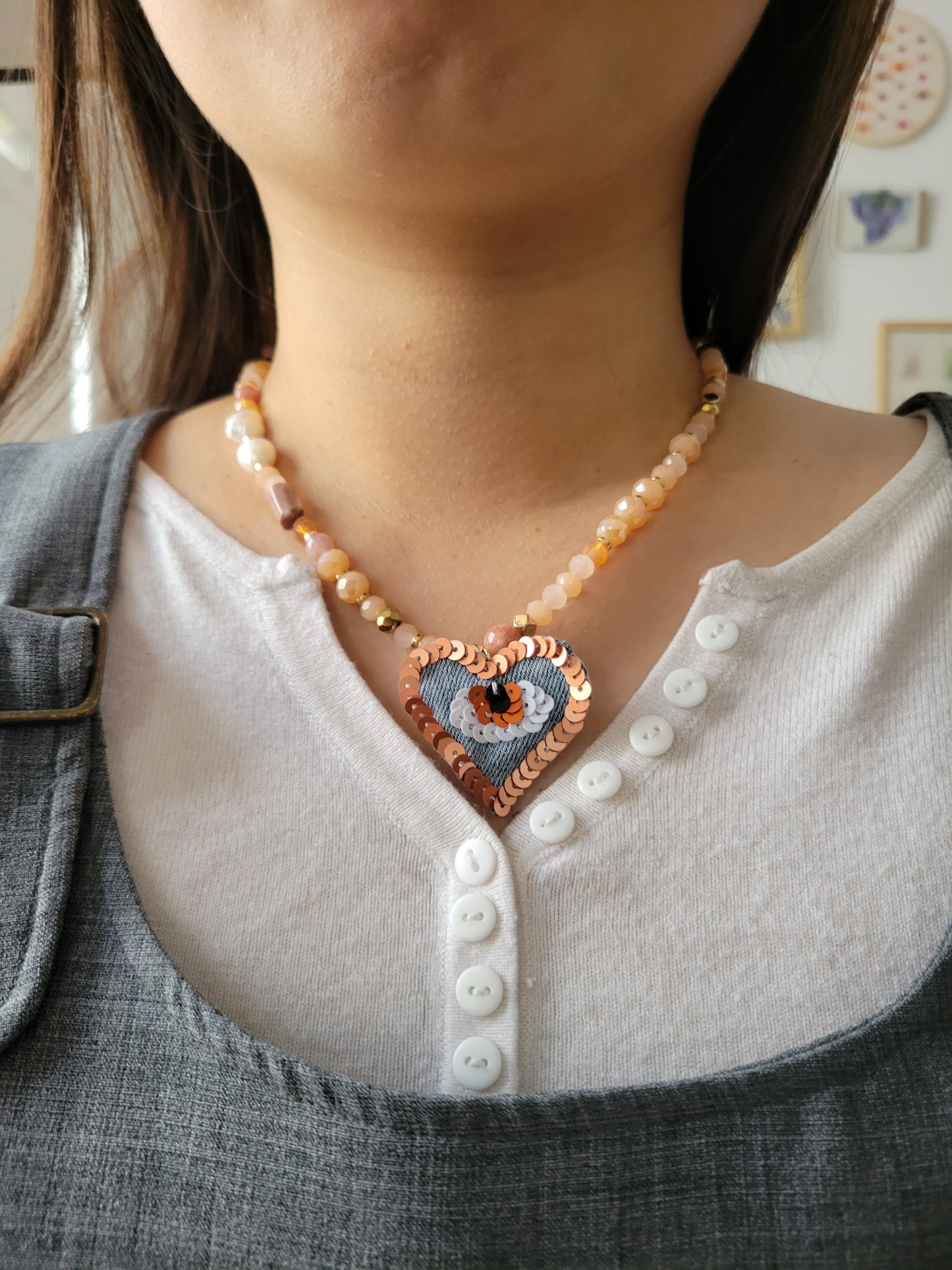 Collier original brodé main coeur oeil - NAYLA