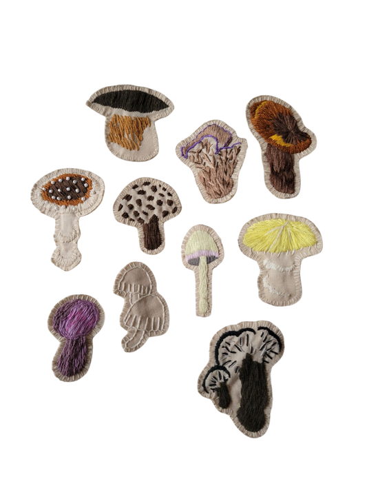 Broche brodée main - CHAMPIGNONS