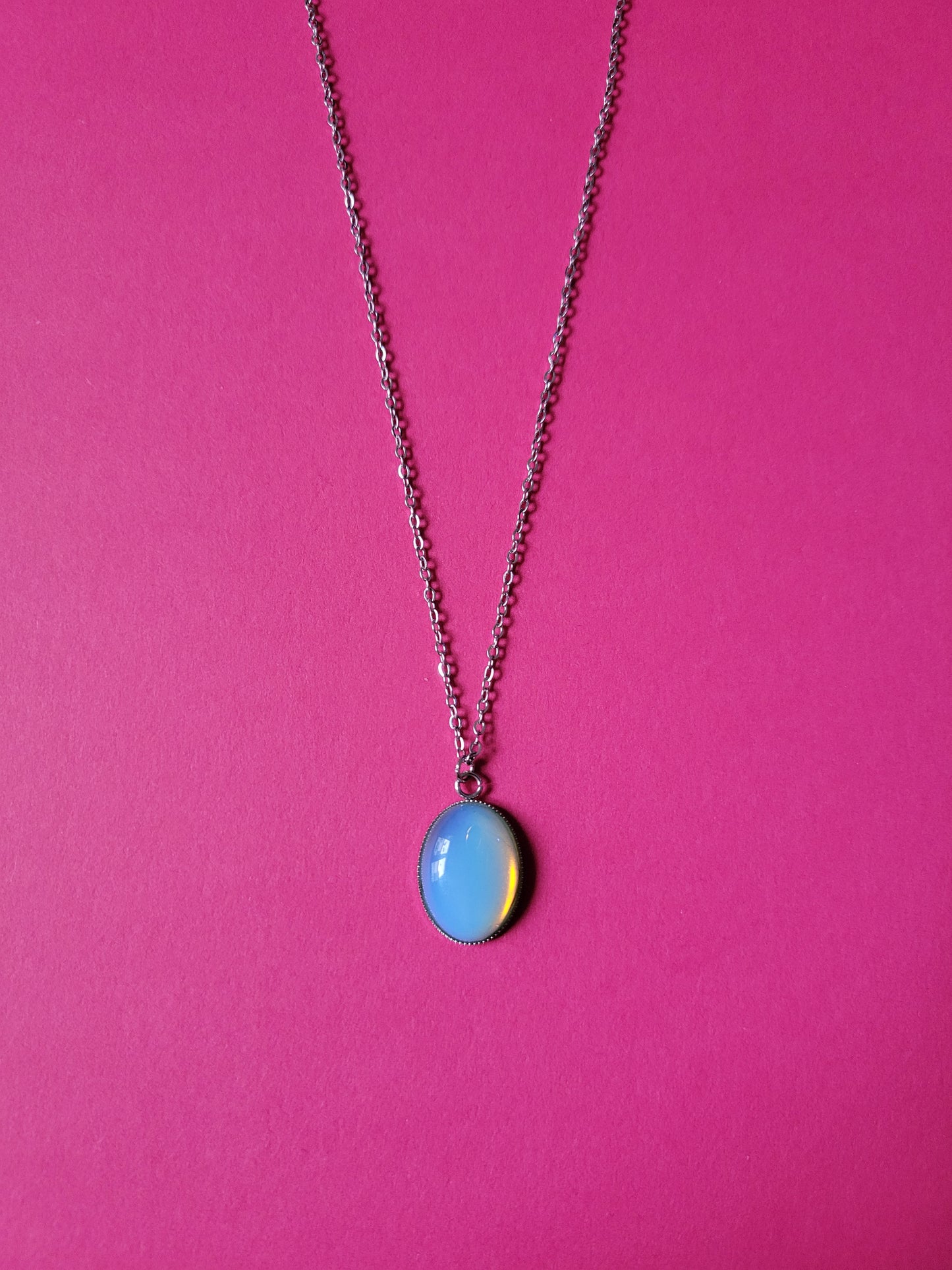 Collier médaille opaline - GARANCE