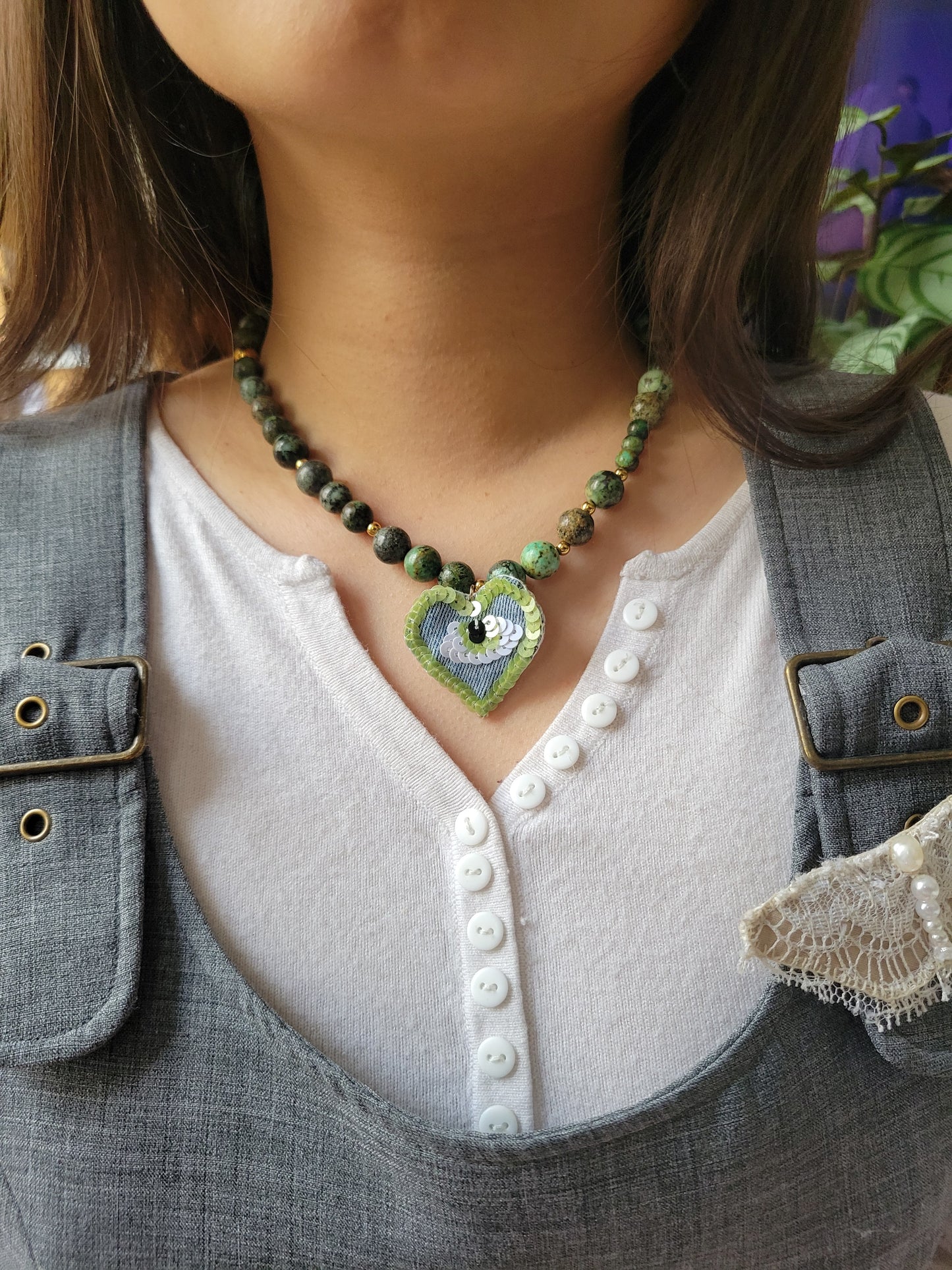 Collier original brodé main coeur oeil - NAYLA