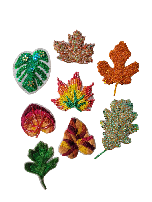 Broche brodée main feuilles de la nature automnale