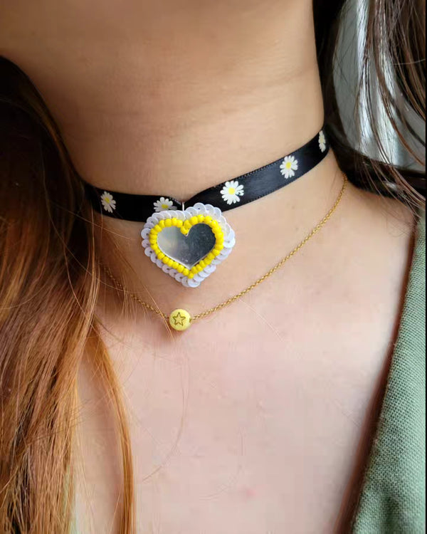 SYM collier perle colorée avec motif fantaisie