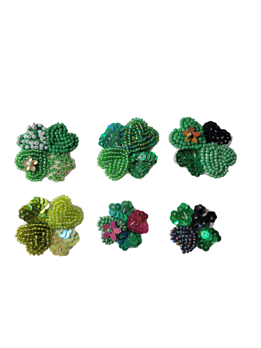 Broche brodée main chance - TREFLE
