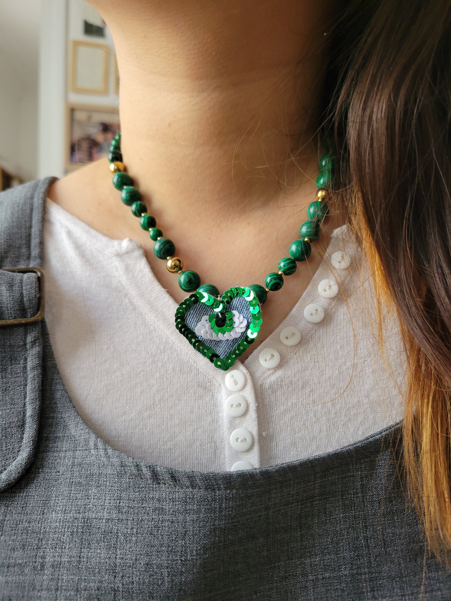 Collier original brodé main coeur oeil - NAYLA