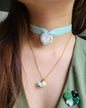 Collier sequin martelé et fleur - NINELLE