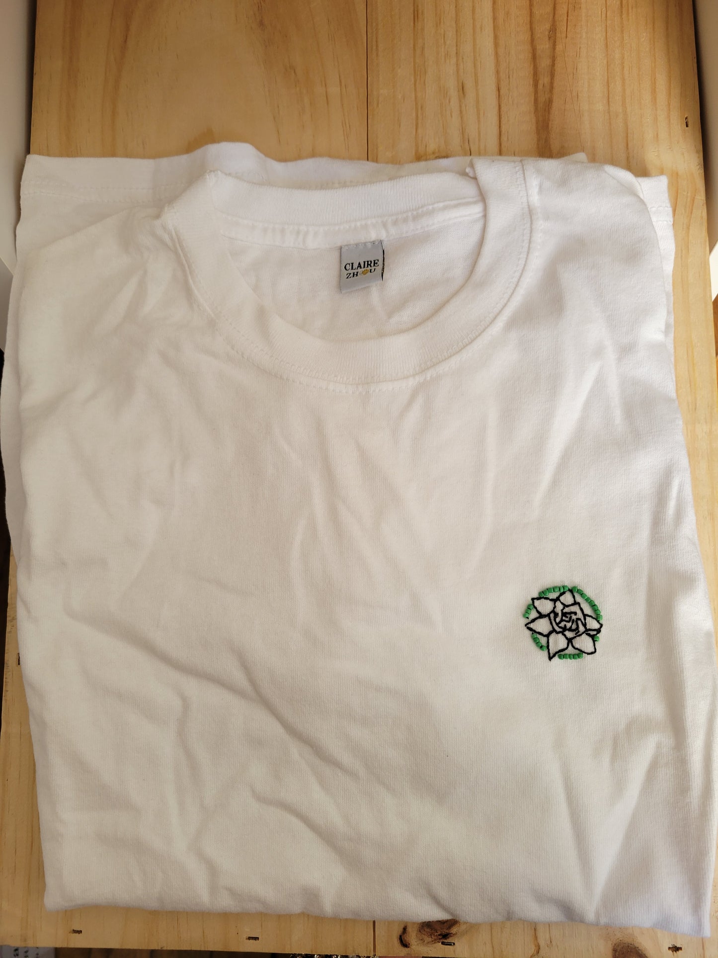 T-Shirt brodé à la main personnalisé