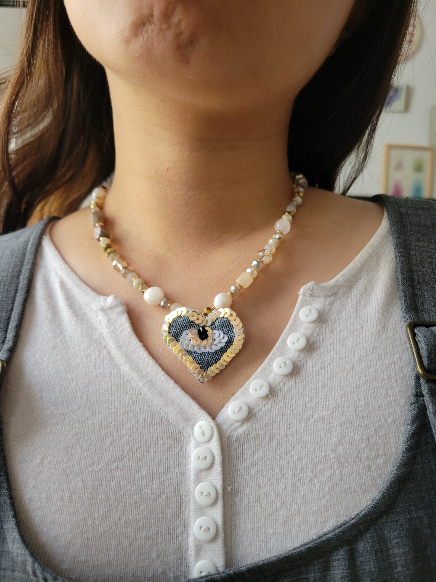 Collier original brodé main coeur oeil - NAYLA