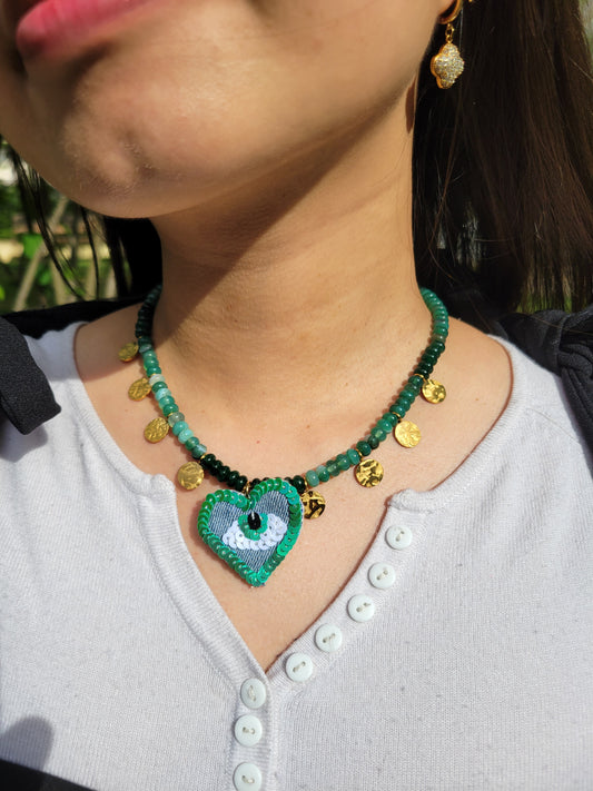 Collier original brodé main coeur oeil - OPHELIA