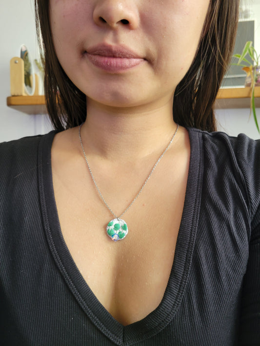 Collier brodé main collection Nymphes aquatiques naiades nereides oceanides